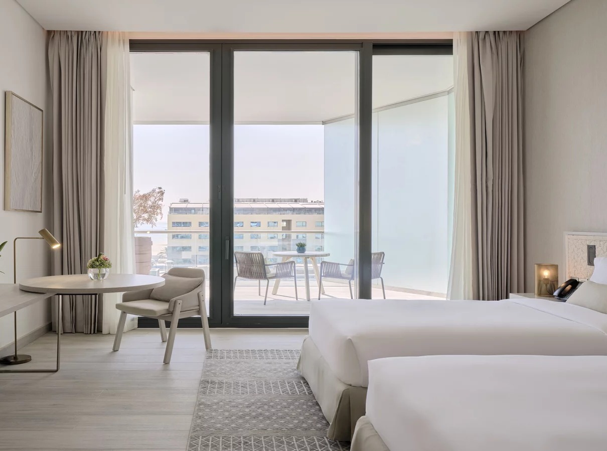  توين ديلوكس مع شرفة باطلالة المدينة